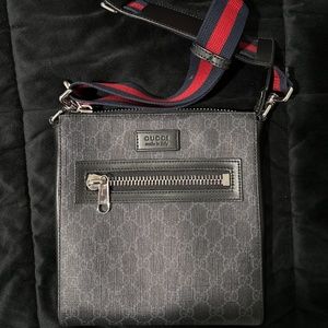 Gucci messenger bag